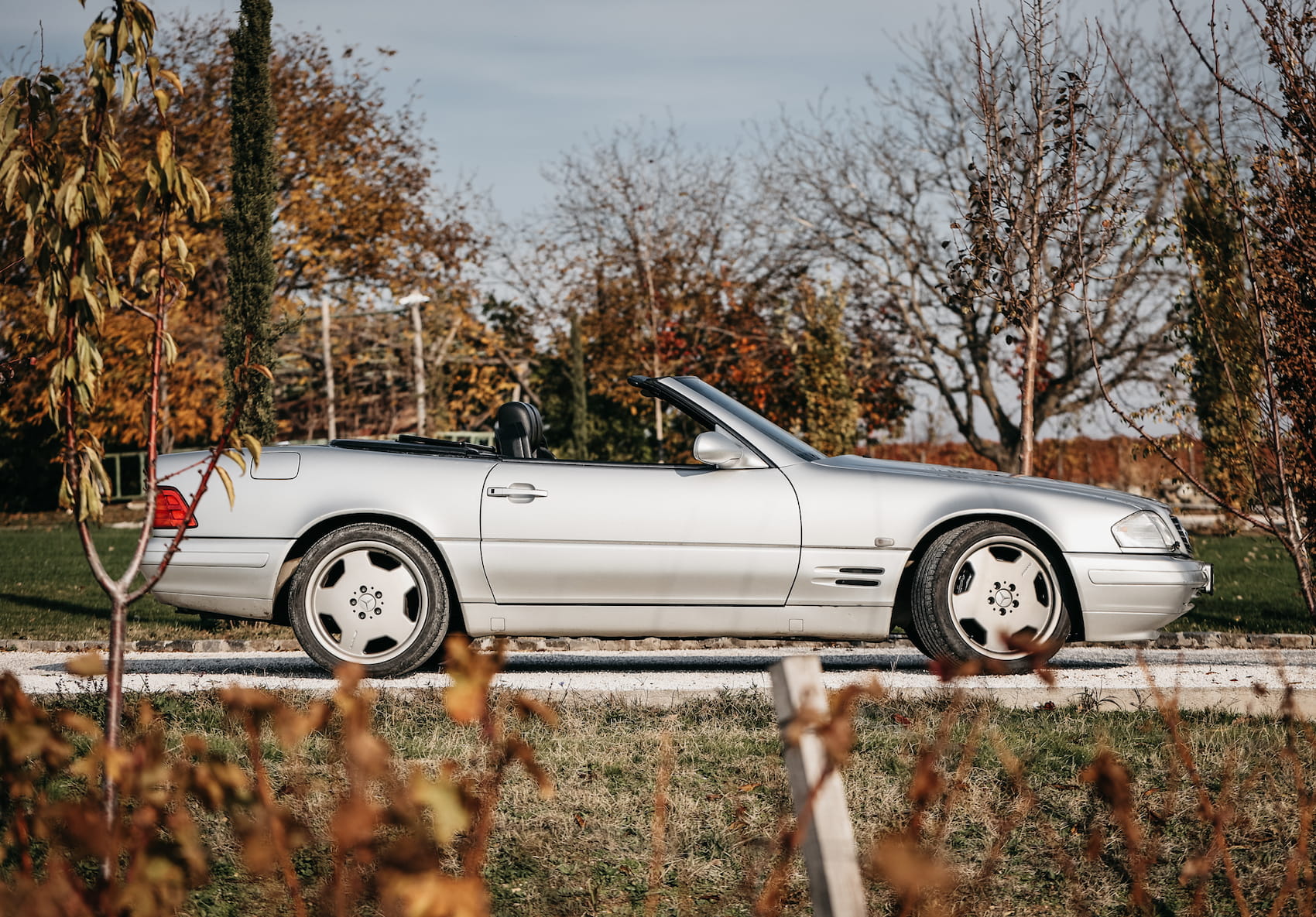 Mercedes-Benz 280 SL restoration detail